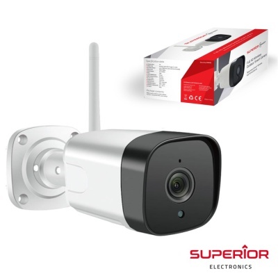 Câmara de segurança exterior prateada e preta com antena branca e embalagem da marca Superior Electronics