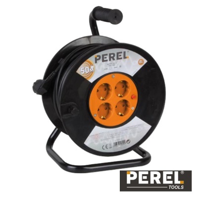 Carretel de cabo preto com quatro tomadas laranjas e marca PEREL