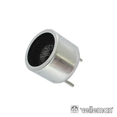 Microfone metálico prateado com grelha preta frontal e pinos traseiros