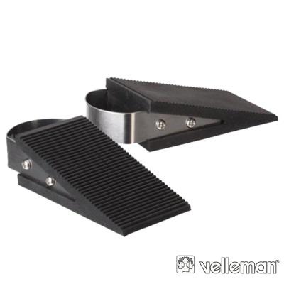 Conjunto de dois calços de porta pretos com superfície estriada e estrutura metálica