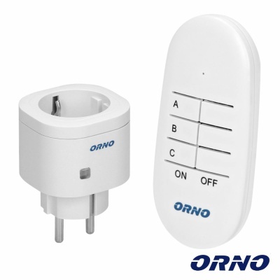 Adaptador de tomada branca e comando remoto branco com botões A, B, C, ON, OFF e logótipo ORNO azul