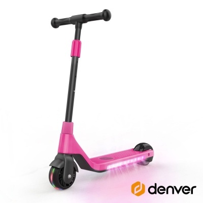 Trotinete infantil rosa com rodas dianteiras e traseiras iluminadas, marca denver no canto
