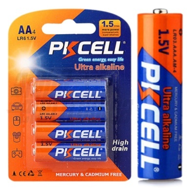 Pacote de pilhas PKCELL Ultra alkaline AA e pilha individual ao lado