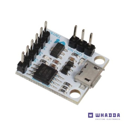 Placa eletrónica branca com conectores e porta micro USB