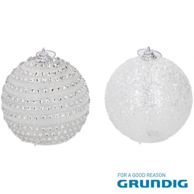 Duas bolas decorativas de Natal brancas com texturas diferentes sobre fundo branco com logo Grundig