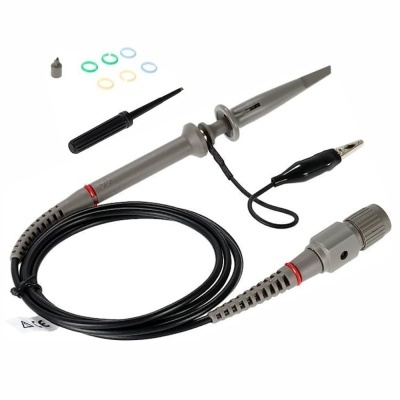 Conjunto de ponteira de osciloscópio com acessórios em fundo branco