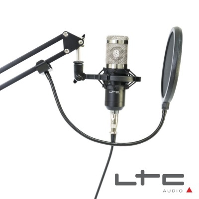 Microfone condensador com suporte articulado e filtro pop