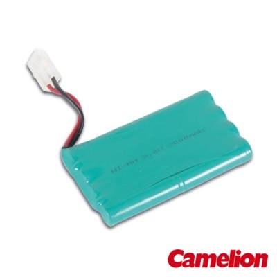 bateria recarregável verde com conector e logo Camelion