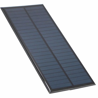 Painel solar retangular com células fotovoltaicas azuis