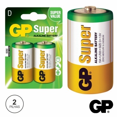 Duas pilhas alcalinas GP Super tamanho D em embalagem verde
