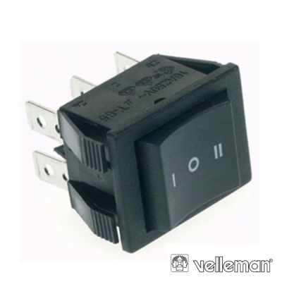 Interruptor preto com terminais metálicos e símbolos I 0 II