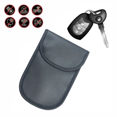 Bolsa protetora preta para chaves com duas chaves e ícones de funcionalidades
