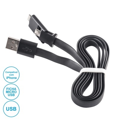 Cabo de carregamento USB preto com conetores Micro USB e Lightning e etiquetas azuis com texto