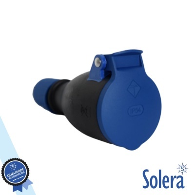 Tomada elétrica industrial azul e preta com tampa fechada e selo de qualidade