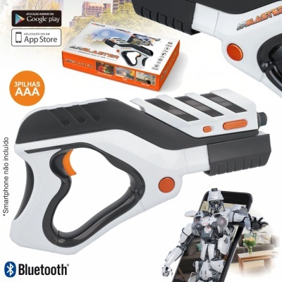 Pistola de jogo branca e preta com detalhes laranja e caixa do produto