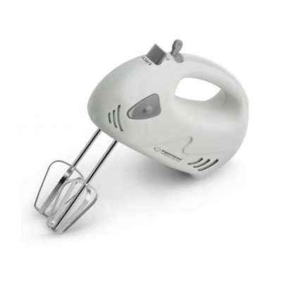 Batedeira elétrica branca com pás metálicas