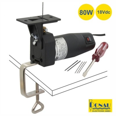 Ferramenta elétrica de corte com fixação metálica, lâminas e chave de fendas