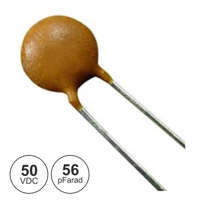 Condensador de disco cerâmico dourado com dois terminais e textos 50 VDC e 56 pFarad