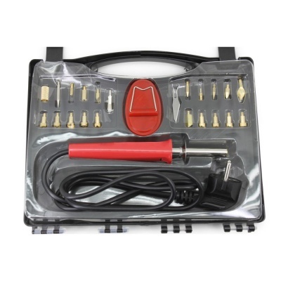 conjunto de soldador elétrico com pontas intercambiáveis em caixa transparente