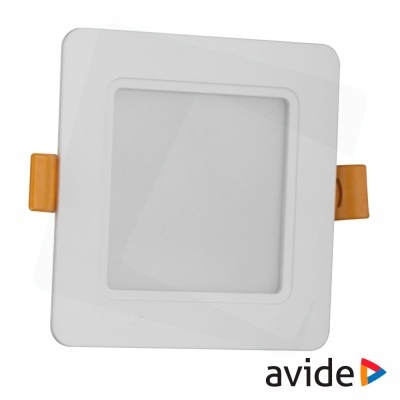 Painel LED quadrado embutido branco com abas amarelas e logotipo Avide