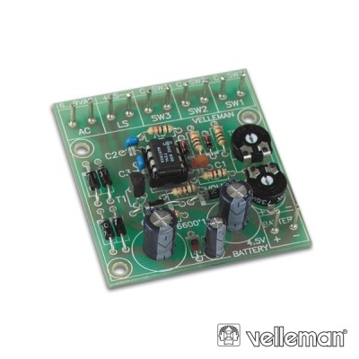 Placa eletrónica Velleman com resistores, condensadores e circuito integrado