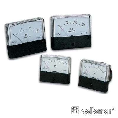 Quatro voltímetros analógicos com escalas e base preta, dois maiores e dois menores, com logotipo Velleman