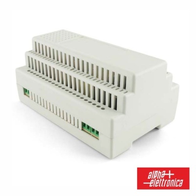 Equipamento eletrônico retangular branco com aberturas laterais e etiqueta Alpha+ Elettronica