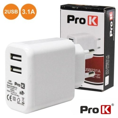 Carregador USB Pro K branco com duas portas e embalagem