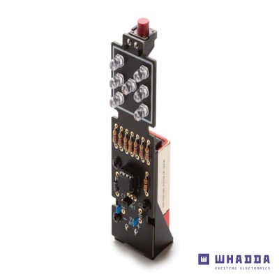 Módulo eletrônico preto com componentes e botão vermelho