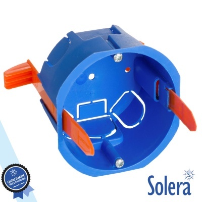 Caixa eléctrica azul redonda com presilhas laranja e parafusos, selo de qualidade e logo Solera