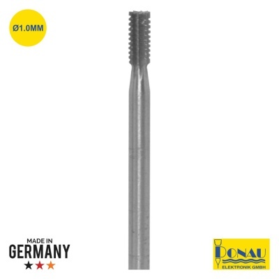 Ferramenta metálica roscada prateada com texto e logotipos em fundo branco