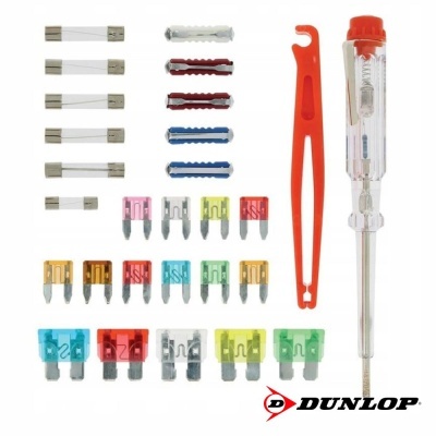 Conjunto de ferramentas e fusíveis automóveis variados sobre fundo branco com logotipo DUNLOP