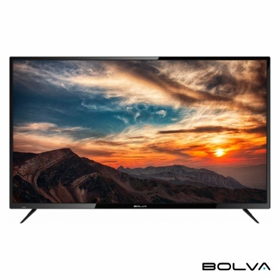 Televisor BOLVA com paisagem de montanhas ao pôr do sol no ecrã