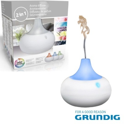 Difusor de aroma branco com luz azul e embalagem da marca Grundig
