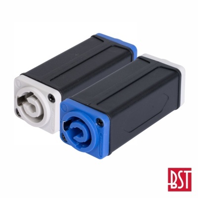 Dois adaptadores eléctricos preto com extremidades azul e branco