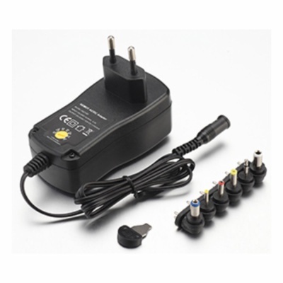 Carregador preto com vários adaptadores coloridos e ficha para tomada