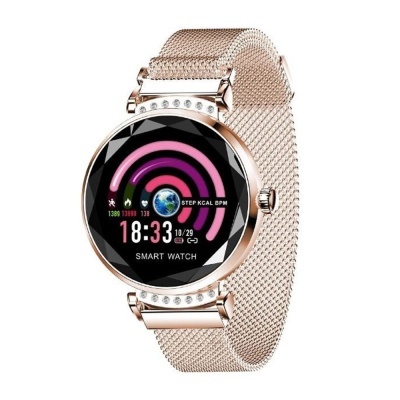 Relógio inteligente dourado rosa com mostrador digital e bracelete de malha metálica