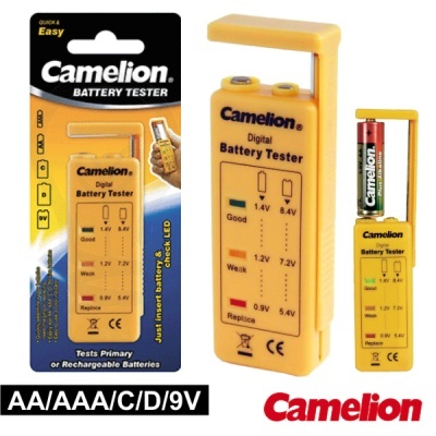 Teste de pilhas digital Camelion amarelo com embalagem preta e amarela e pilha AAA
