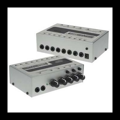 Dois amplificadores ou mixers de áudio cinza com botões pretos, entradas e etiquetas