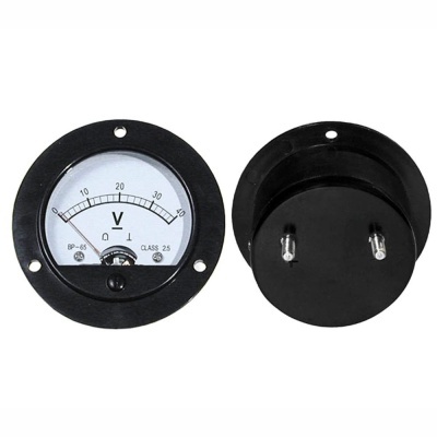Voltímetro analógico redondo com escala de 0 a 30 volts e corpo preto