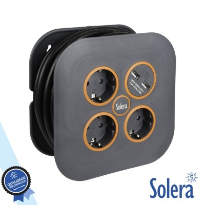 Carretel elétrico cinzento com quatro tomadas e duas portas USB