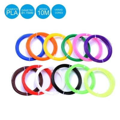 Dez bobinas de filamento PLA em várias cores alinhadas sobre fundo branco.