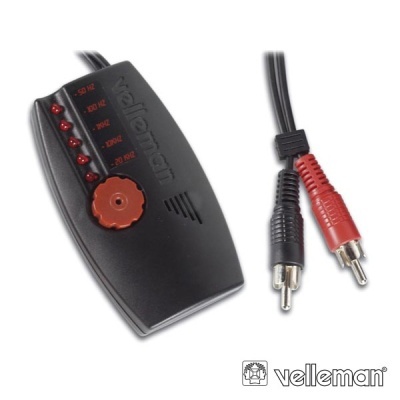 Equipamento electrónico preto Velleman com LEDs vermelhos e cabos RCA vermelho e preto