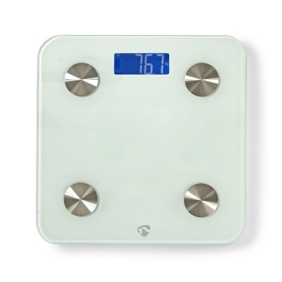 Balança digital de corpo branca com sensores metálicos e visor azul