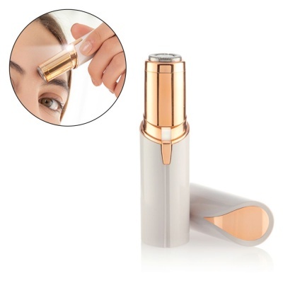 Depiladora elétrica branca com detalhes dourados para sobrancelhas, em fundo branco