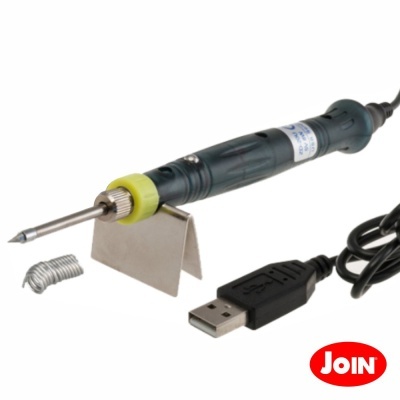 Ferro de soldar USB com suporte metálico e fio de solda, fundo branco.