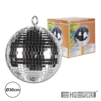 Globo espelhado disco prateado com caixa ao fundo.