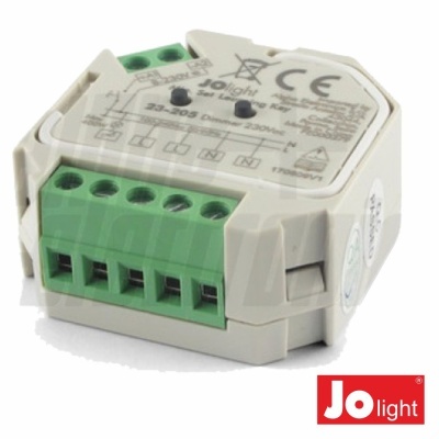 Módulo elétrico branco e verde com texto técnico e logótipo Jo light