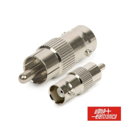 Dois adaptadores metálicos prateados com textura estriada e logótipo alpha elettronica