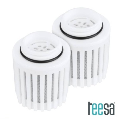 Dois filtros brancos cilíndricos com raladuras verticais e anilhas pretas